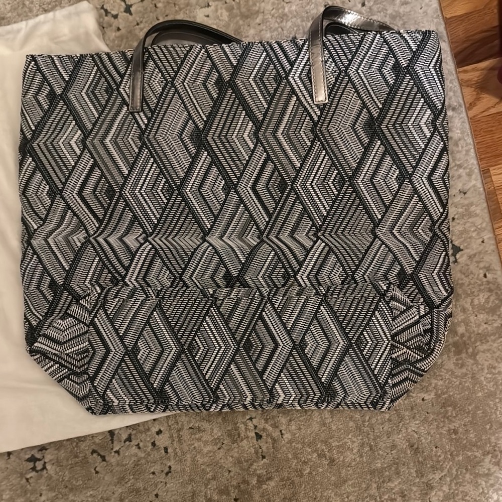 LK Bennett Monochrome Patterned Tote NWT - Picture 3 of 9